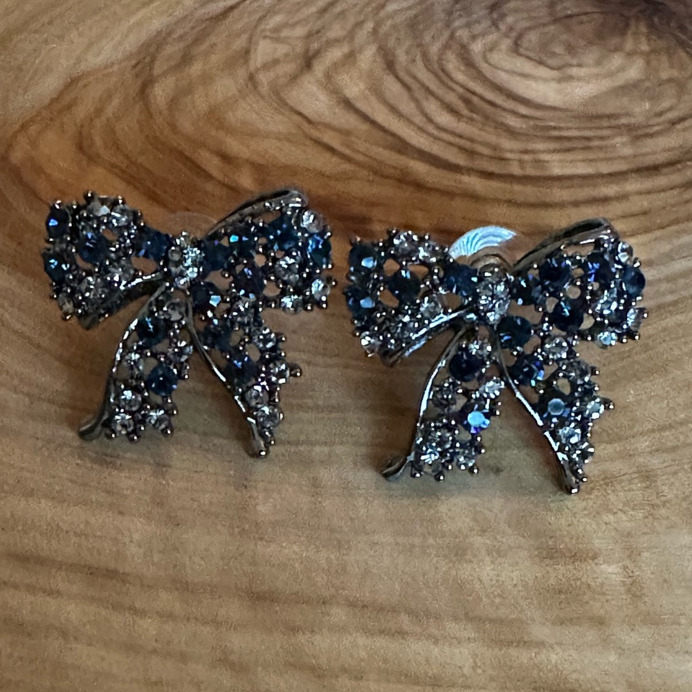 Bow earrings (new)